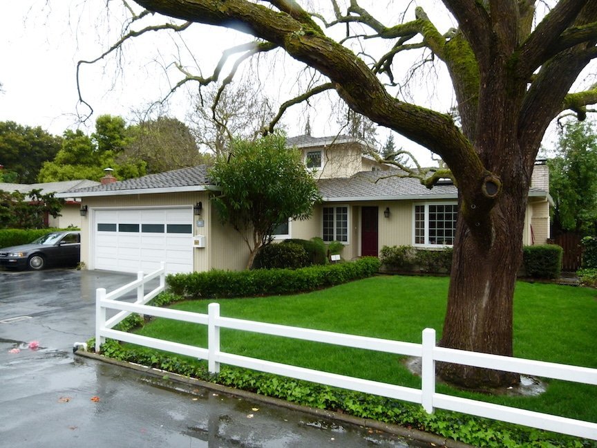 picture of the original google garage in palo alto california